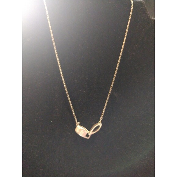 Guess Y2K silvertone interlocking pendant necklace Stamped - Picture 2 of 7